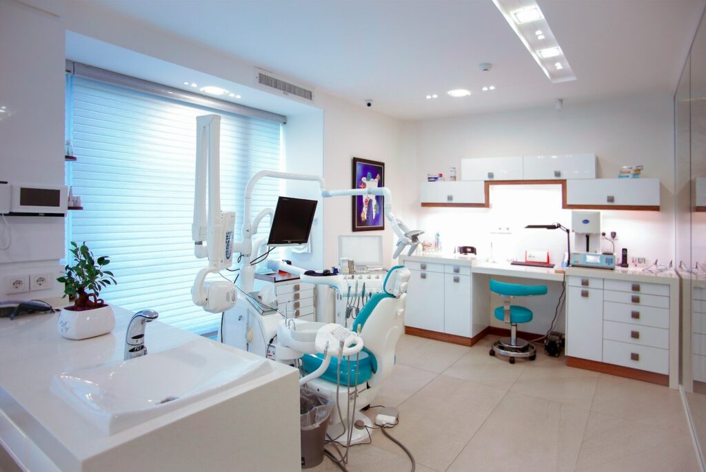 Contacto Clínica Dental en Teguise.